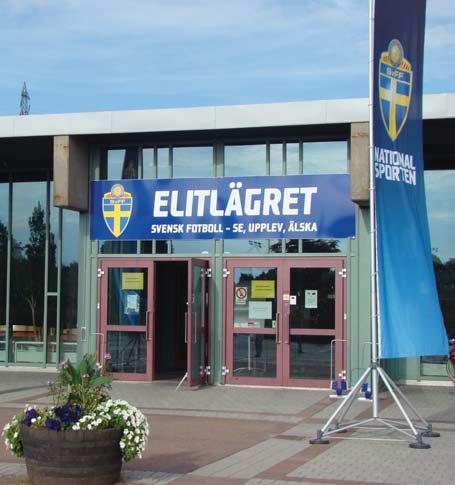 Destriktslagstiden började med att upplands fotbollsförbund hade scouter som kollade på pojkar födda 1995 under säsongen 2009.