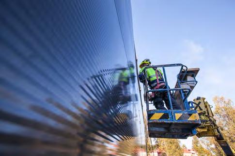 INTRODUKTION OMVÄRLDSFAKTORER STRATEGI VÅR VERKSAMHET HÅLLBART ERBJUDANDE HÅLLBAR VERKSAMHET ANSVARSFULL PARTNER 43 Byggsystem: ATT VARJE DAG FÖRBÄTTRA EFFEKTIVITETEN UTAN ATT KOMPROMISSA MED