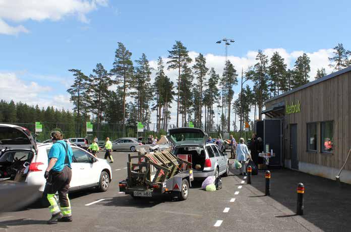 NY ÅTERVINNINGSCENTRAL I SKUTSKÄR Med en ny återvinningscentral i Skutskär gick det ganska snabbt att se att antalet besökare mer än dubblerats mot den numera stängda återvinningscentralen i