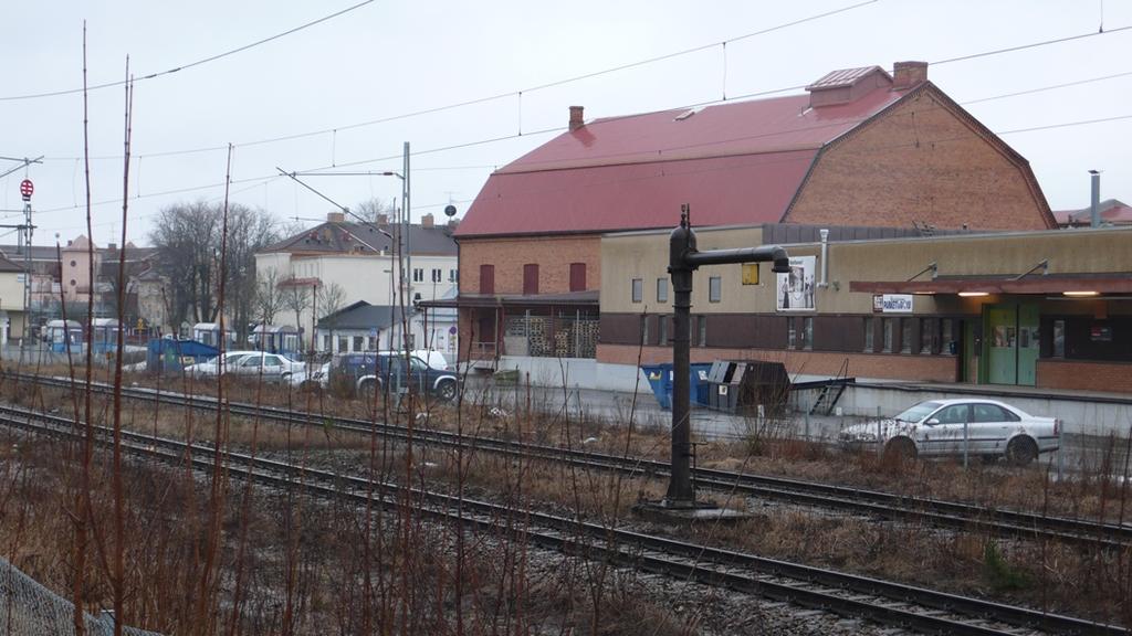 20 mängd. Mot bakgrund av detta bedöms trafikmängden på denna väg inte påverka bullersituationen inom planområdet, varför den inte ingår i trafikbullerutredningen.