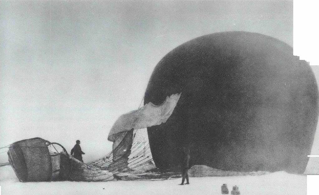 En fantastisk bildhistoria / 187 "Ömen omedelbart efter landningen på isflaket den 14juli. Foto: Andrées polarexpedition 1897, Tekniska Museet.