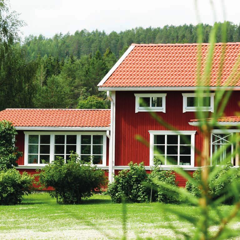 Traditionella träfönster med 2-glas utåtgående isolerruta. Gård är namnet på vårt mest traditionella fönster. Ett tidlöst och vackert trä fönster med 2-glas isolerruta.