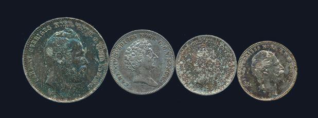 1139 Diverselot äldre svenska silver- (13) och kopparmynt (70), Rdr 1775 brosch, div utl bl a Ryssland 1 r 1811 samt 385 g 40% silvermynt.