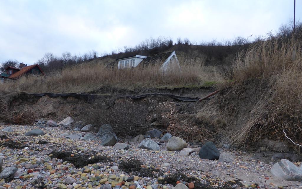 Regional handlingsplan genomförts över hur stor del av kusten som är exploaterad går det att läsa att Skåne och Stockholm har högst andel exploaterad kustzon på fastlandet inom både 100m och 300m