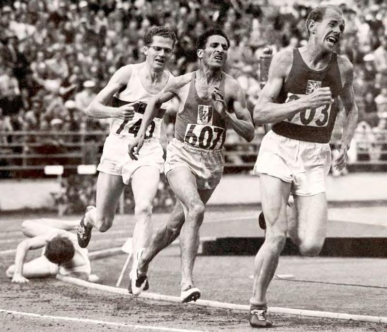 1952 Olympiska spelen arrangeras i Helsingfors. 5 x siffror OS 1952 i Helsingfors. Emil Zátopek vinner 5000 meter. 600 000 Drygt 600 000 människor bor i Helsingfors.
