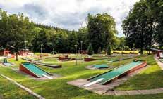 Spielen Sie Minigolf im Grünen in der Varghyddan in Vargön. Im Winter wird auf der populären Indoor-Anlage gespielt - beides unter Regie der Mitarbeitern von Hårdton.