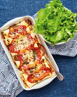 Cannelloni med köttfärs och pesto cirka 40 min b Näringsinnehåll/portion: Energi: 2533 kj/ 605 kcal. Protein 37,6 g. Fett 33,4 g. Kolhydrater 35,6 g.