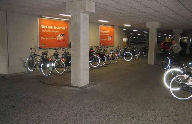 30 Utformning av parkeringsplatser Riktlinjer för parkering i Norrköpings kommun Cykelparkering vid handel Cykeln har stor betydelse för handeln, då en stor andel kunder kommer med cykel.