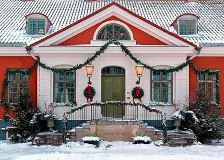 Julmarknad på Katrinetorp KATRINETORP Besök Katrinetorps vackra julmarknad och smaka på Mamsells grötlunch. På marknaden står ett 100-tal hantverkare och säljer sina egenhändigt tillverkade föremål.