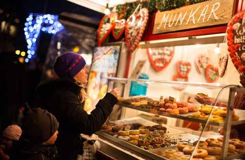 EVENEMANG: Jul i Malmö MALMÖ STAD Det är lätt att komma i julstämning i Malmö för hela Malmö gnistra och glimmar i juletid.