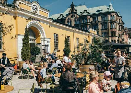 Boule BOULEBAR MALMÖ På Boulebar får man garanterat aldrig en tråkig stund. Kombinera en omgång boule med en god middag och något gott att dricka.