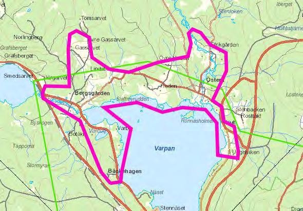 Bergsmansgårdarna runt Varpan Runt Varpan, från Bäckehagen i sydväst till Uggelviken i öster ligger bergsmansgårdarna som ett pärlband i landskapet, omgivna av odlingsrum avgränsade från varandra