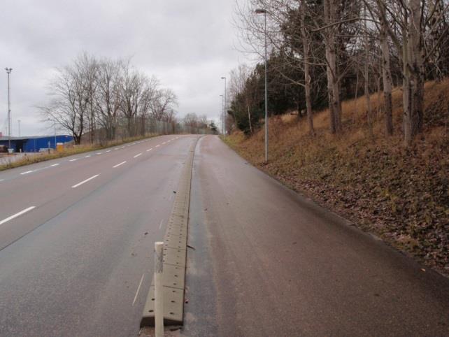 Trottoarkanter vid korsningar mellan Cykelbanor och bilväg bör avfasas med en mjukare övergång och markering. Sammanlänkande stråk genom centrum för lättare framkomlighet för cyklisten.