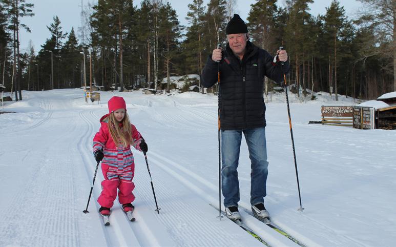 Längdskidåkning - vilka spår som är öppna beror på snötillgång Sportlovsbandy 2016 Söderhamns Flygmuseum Hällmyra