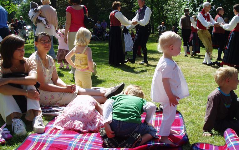 VAD HÄNDER I SÖDERHAMN FRAMÖVER? Några höjdpunkter som händer i Söderhamn under sommarmånaderna. Fira midsommar på Stenö!