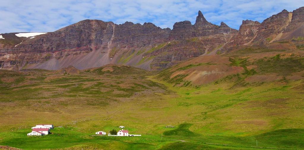 Dag 2: Vi tillbringar dagen på Reykjaneshalvön, den sydvästligaste delen av Island.