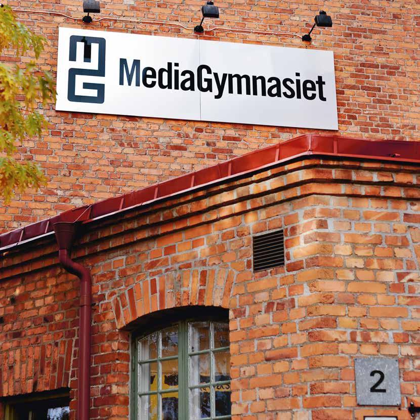 VÄRMDÖLEDEN VIKDALSVÄGEN CYLINDERVÄGEN MEDIA- GYMNASIET BUSS 443, 71, 840 OCH 465 NACKA FORUM Praktisk information STUDIEUPPLÄGG Vi blockläser majoriteten av alla kurser, vilket innebär att de