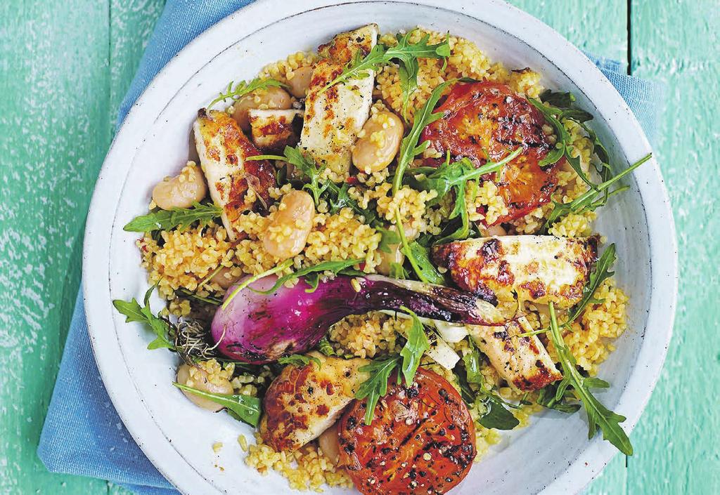 RECEPT 3 30 min 394 kcal/port Fett 18g Kolhydrater 36g Protein 22g Bulgursallad med grillade tomater och halloumi Vegetarisk sommarsallad med bulgur, grillade tomater och halloumi.