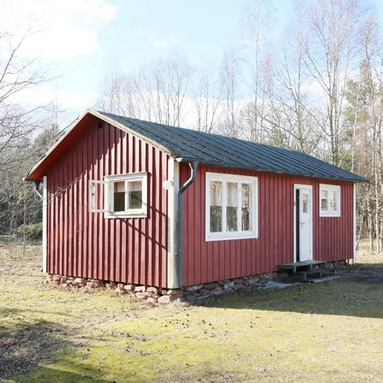 DÖDEVI Fritidshus - 2 rum - 35 m² - Vedebyskogsvägen 65 UTGÅNGSPRIS: 425 000 KR