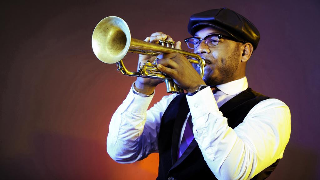 De flesta saxofoner är böjda nedtill (inte sopransaxen) Ett av de tre blåsinstrumenten som är med i ett klassiskt storband Används främst inom stilarna jazz, funk och soul.