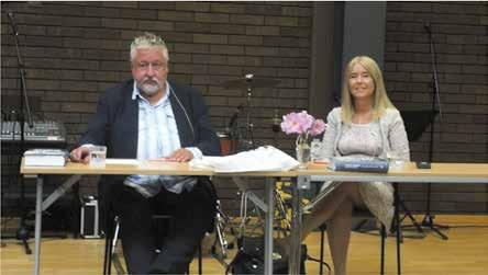 På årsmötesprogrammet stod sedan ett samtal mellan Anna-Karin Carlstoft Bramell och Leif GW Persson. Samtalet berörde hur det kom sig att pristagaren blev författare, dvs.
