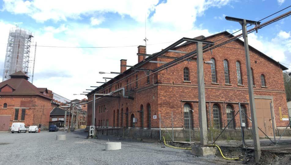 Sida 14 (58) Hus 14 våren 2015 Hus 20 - Maskinhuset Det ursprungliga maskinhuset ritades av Ferdinand Boberg och färdigställdes 1893. Det bestod av en maskinhall och ett torn för cisterner.