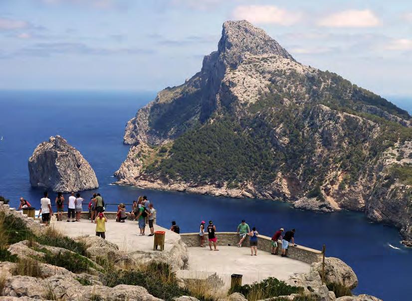 5 x nordkusten Cap de Formentor Formentorhalvön, väster om Alcúdia, har Mallorcas mest dramatiska naturscenerier. Att stanna vid Mirador del Mal Pas är ett måste.