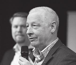 Under distriktsstämman i Lund lämnade han officiellt över mikrofonen till sin efterträdare Fredrik Bodin.