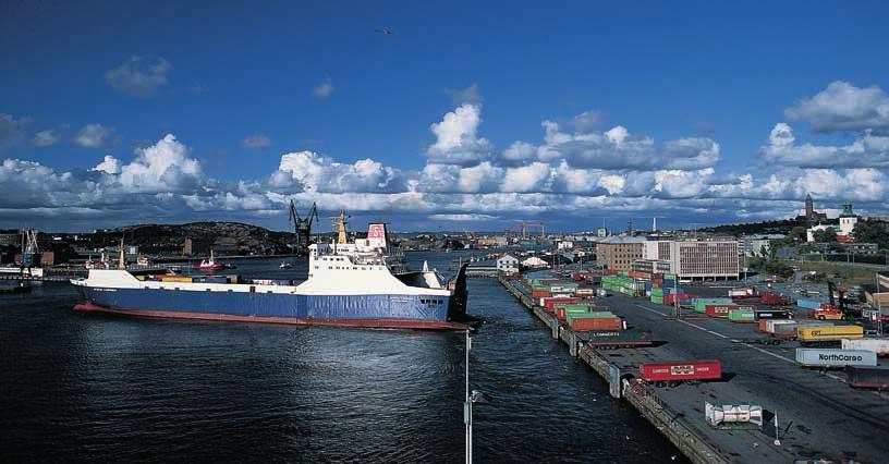 20 suedia Economie, transporturi, comunicaţii ECONOMIE Produs intern brut 271,8 mld.$ Produs naţional brut/loc. 40 910 $ Comerţ exterior Importuri 111,4 mld.$ Exporturi 130,3 mld.