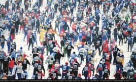 Competiţia e deschisă oricui şi participarea costă între 100 şi 150 de euro. Schiorii merg pe urmele regelui Gustav I Eriksson Vasa, sub a cărui domnie Suedia şi a obţinut independenţa.
