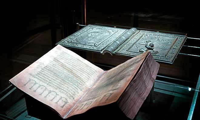 Silverbibeln och Djävulsbibeln -De mest dyrbara krigsbytena var två biblar från Prag -
