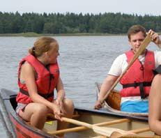 SOMMAR Sommaren är snart här, med sol och värme, grönska och friluftsliv! Efter midsommar väntar sommarens största äventyr: LevAnde. Ett somrigt grönt läger på Ösjönäs i Tiveden.