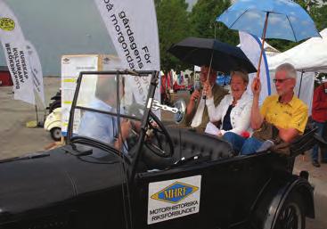 Det är deras fordon som bjuder på levande historia och leenden i trafiken, ofta i samband med något av årets tusentals evenemang. Du hittar många av dessa i Evenemangskalendern och på www.mhrf.