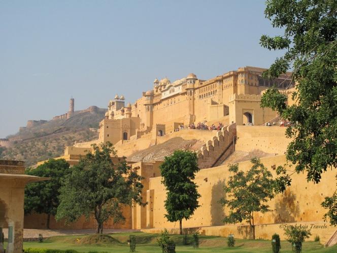 New Delhi byggdes under 1910-20 talet sedan britterna beslutat att flytta huvudstaden hit från Calcutta.