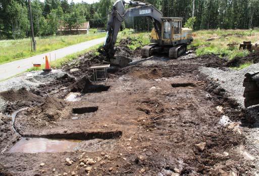 Fastighetsägaren bistod med egen grävmaskin vid förundersökningstillfället och arbetet tog cirka två timmar.