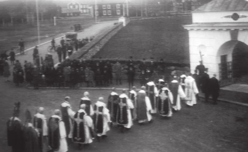 N är jag fick uppdraget att vara redaktör för en bok om församlingens tillkomst och om vad som hänt under de första 90 åren började jag med att läsa alla protokoll från 1913 och framåt.