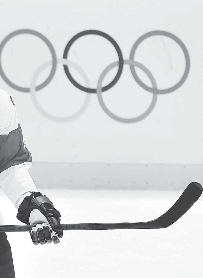 www.sport.sk HOKEJ 3 Dve najväčšie osobnosti MS 2015, Kanaďan Sidney Crosby a Čech Jaromír Jágr. PRAHA 16.15 KANADA LOTYŠSKO 20.15 ČESKO ŠVÉDSKO ZAJTRA NA MS FOTO SITA/AP OSTRAVA 16.15 USA FÍNSKO 20.