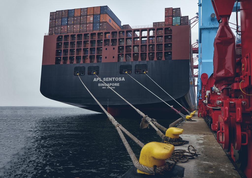 Världens största lastfartyg ställer enorma krav på kajens konstruktion 55000 ton
