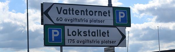 20 Figur 4-2 Exempel på statiska skyltar från Kristianstad Fördelar med systemet Fördelar av ett system med statiska skyltar är att de: Ger vägvisning och signal om önskat beteende.