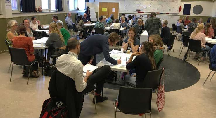 10 utvecklingsinitiativ för ett gott lokalsamhälle 14 initiativtagare tog chansen och presenterade sina projektidéer under Learning Village s andra dag.