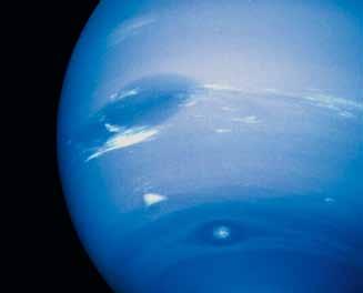 Uranus och Neptunus Neptunus ligger utanför Uranus och är också den yttersta planeten i solsystemet.