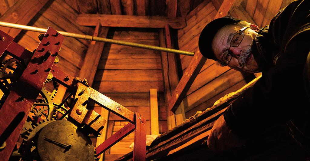 Martin tog senare över faderns urmakeri på Storgatan i Byske och drev det fram till 1985. Efter att urmakeriet på Storgatan avvecklades har Martin lagat klockor hemma i källaren.