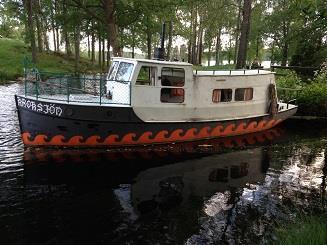 Vi firade sommaravslutning och Kårafton tillsammans med Hofors-Torsåkerskåren i form av en båtutflykt med M/S Kroksjön (med tändkulemotor!) från Edsken ner till Silvhytteå.