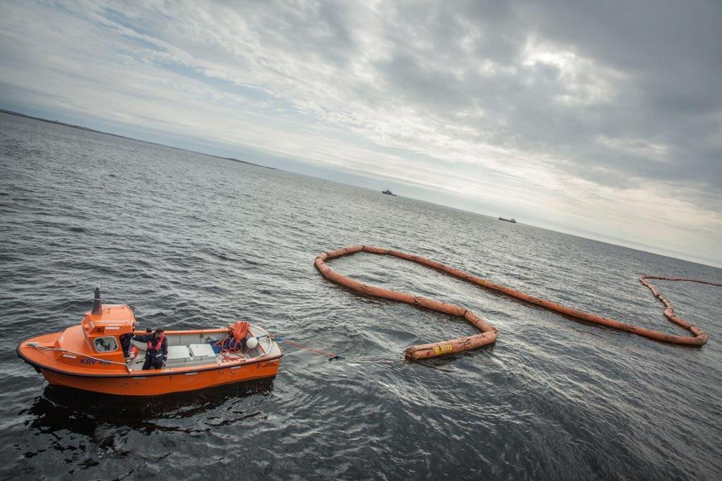 En stor sjöräddningsövning genomfördes på Gotland i oktober månad då räddningshelikoptrar från Sjöfartsverket övade med Kustbevakningens sjöövervakningsflyg.