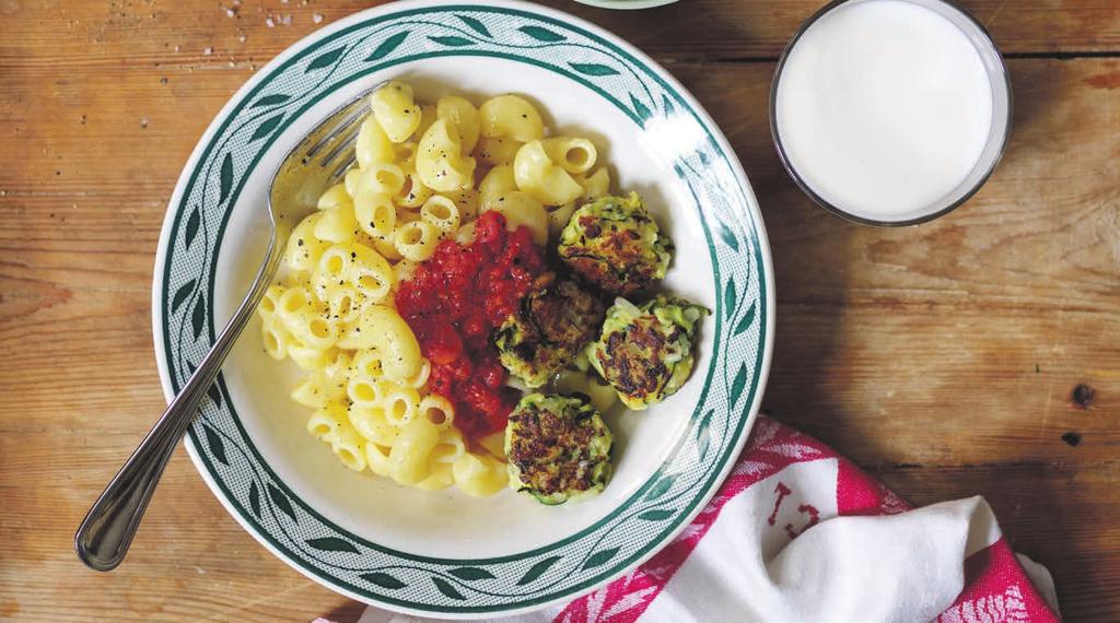 RECEPT 4 35 min 531 kcal/port Fett 13g Kolhydrater 79g Protein 22g Zucchinibollar med pasta Goda vegetariska bollar med tomatsås och pasta.