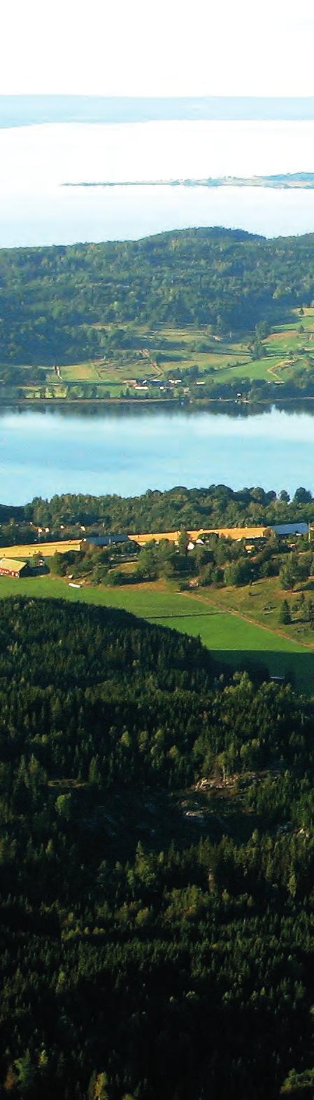 Östra Vätterbranterna Östra Vätterbranterna är en unik del av Sverige. Djupa sjöar, ljusa naturbetesmarker och branta berg gör att området har höga biologiska, kulturhistoriska och estetiska värden.