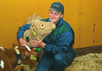 Deras anskaffningsområde omfattar uleåborgsområdet och Kajanaland. Lång erfarenhet av köttanskaffning Eero Sallinen har verkat inom köttbranschen i närmare 30 år.
