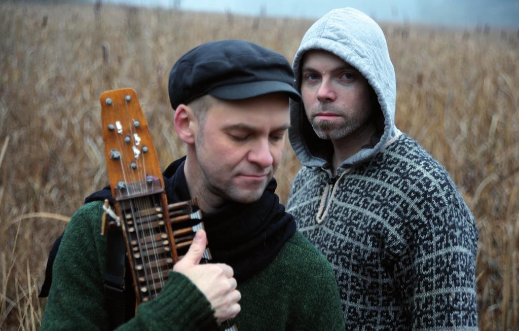 Växa 11 Kärleksfull musikanda Folkmusikduon Anda är på turné i sommar och den 23 juli spelar de i Sankt Olovs kyrka i Skellefteå.