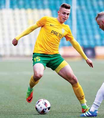 4 FUTBAL utorok 2. 5. 2017 TABUĽKA 1. VSS Košice 23 15 4 4 33:19 49 2. Bardejov 23 13 3 7 38:23 42 3. Lok. Košice 23 12 5 6 47:29 41 4. Skalica 23 11 7 5 32:16 40 5. Nitra 23 12 4 7 44:30 40 6. Lipt.