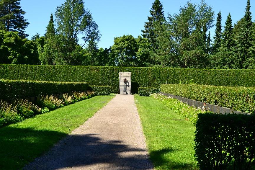 2017-03-06 Sida 11 (11) Stupade frivilligas gravar på Malms Kyrkogård i Helsingfors På kyrkogården är Sven Eric Ericsson, http://smvu.se/?p=1079 Nils Harald Hulthén, http://smvu.se/?p=1094 Johan Gunvald Johansson http://smvu.